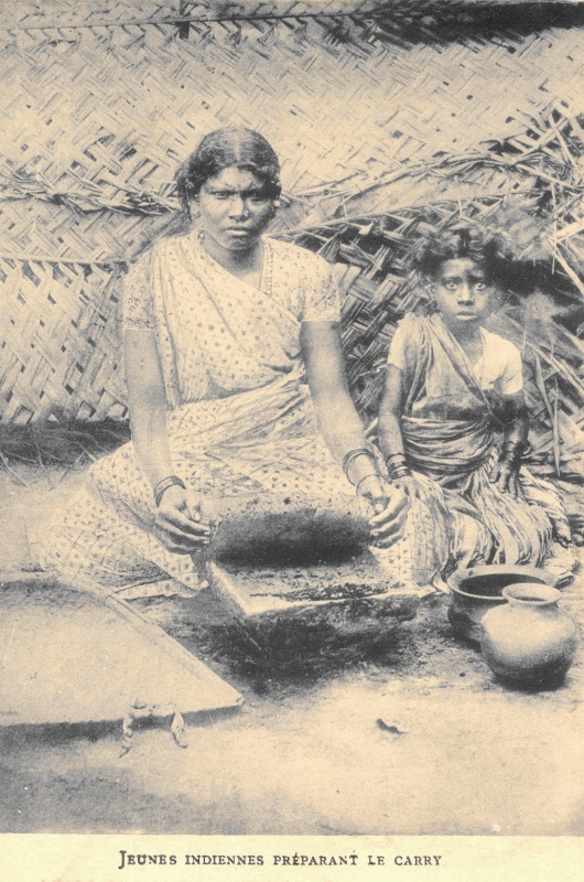 16-07 - Inde - fille et femme preparant le carry